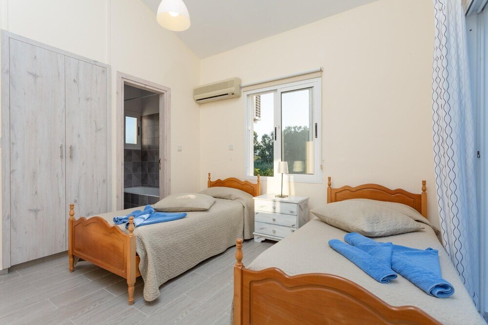 Полис Хрисохус: Sun Beach Villa Tria Large Private Pool Walk to Beach A C Wifi Car Not Required - 2282