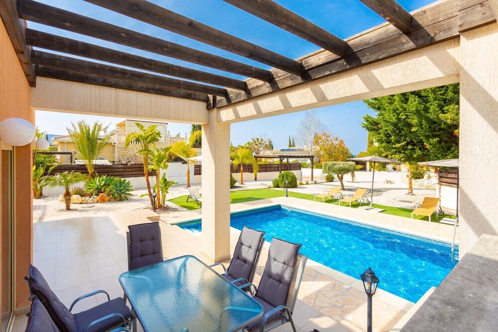 Полис Хрисохус: Villa Thalassa Large Private Pool Walk to Beach A C Wifi Car Not Required - 2346