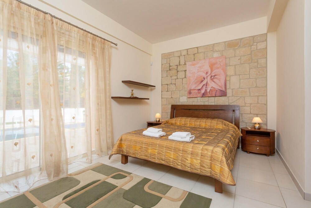 Полис Хрисохус: Villa Thalassa Large Private Pool Walk to Beach A C Wifi Car Not Required - 2346