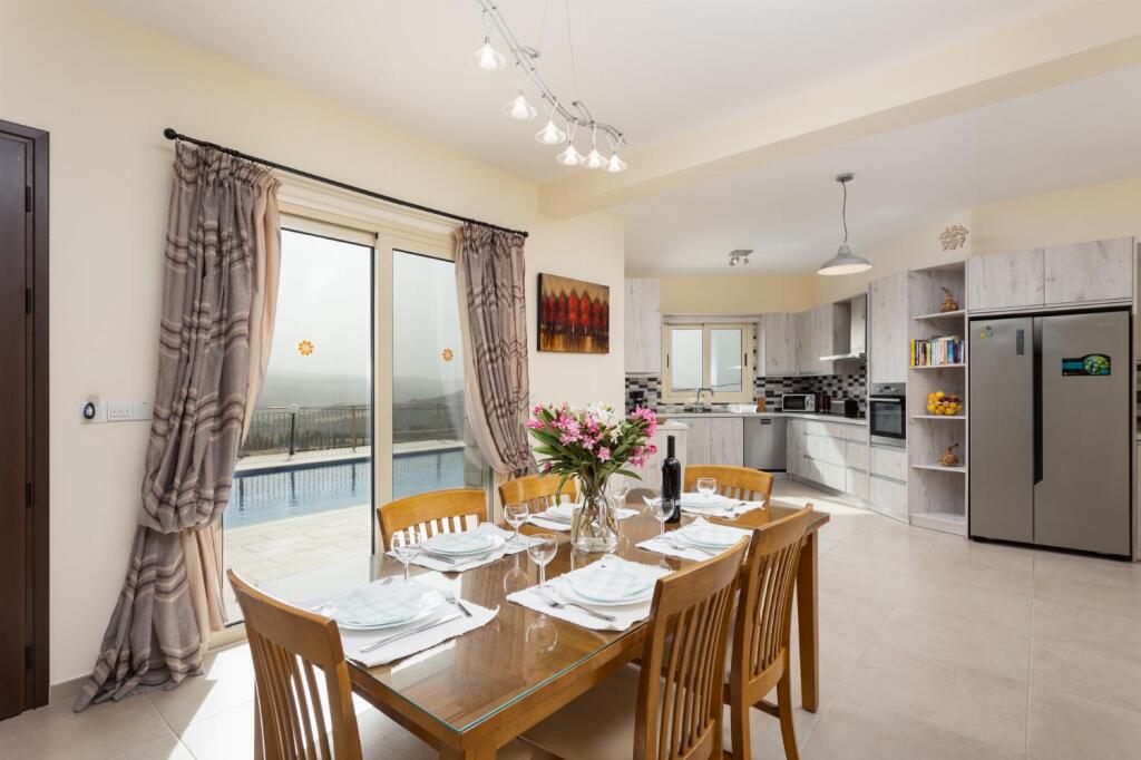 Стени: Villa Christel Large Private Pool A C Wifi Eco-friendly - 2761