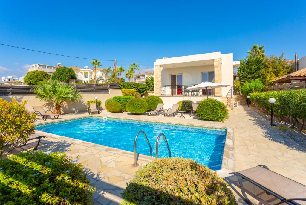 Киссонерга: Villa Felice Large Private Pool Walk to Beach Sea Views A C Wifi Car Not Required - 2776