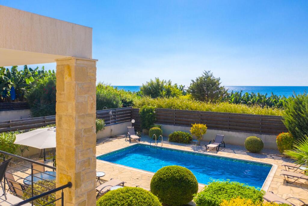 Киссонерга: Villa Felice Large Private Pool Walk to Beach Sea Views A C Wifi Car Not Required - 2776