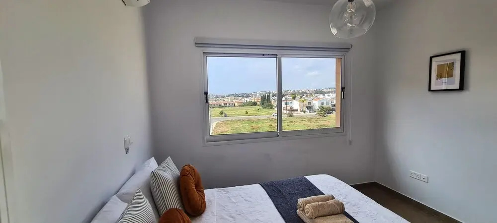 Пафос: Phaedrus Living: Cityview Luxury Flat Walnut Grove 304