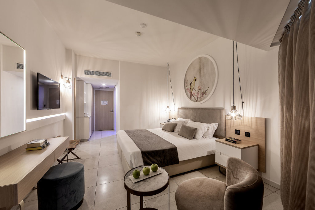 Айя-Напа: Nissiblu Beach Resort