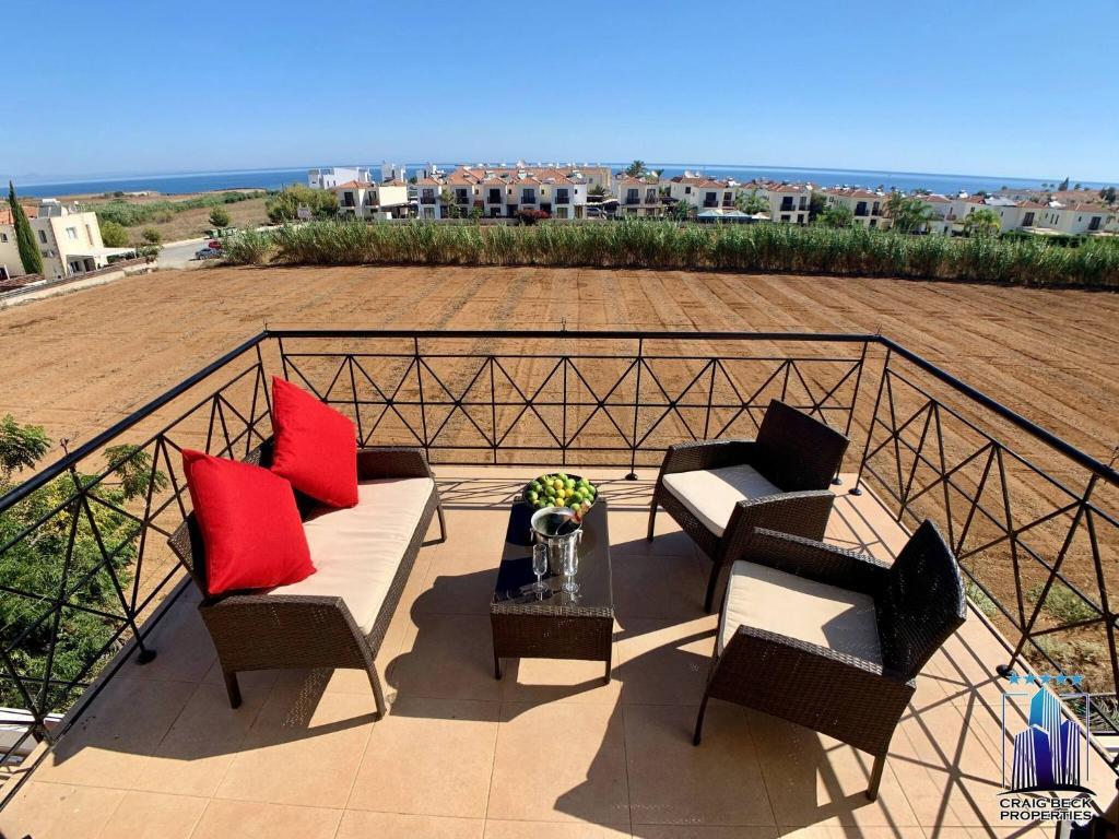 Паралимни: Sea View Villa W/ Private Pool + Beach Only 150m