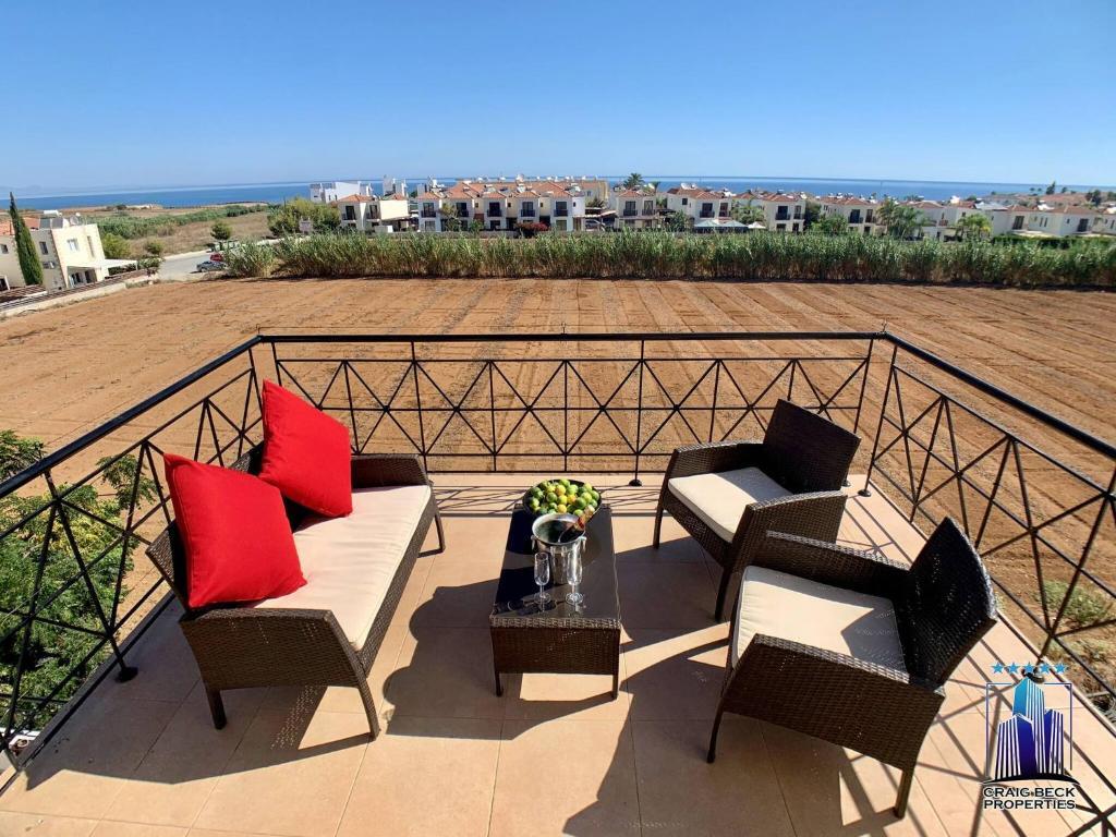 Паралимни: Sea View Villa W/ Private Pool + Beach Only 150m