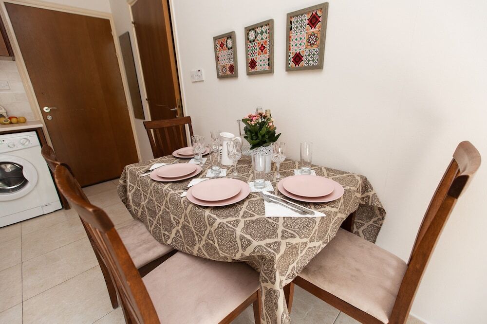 Laila's Comfortable City Apartment — фото 5