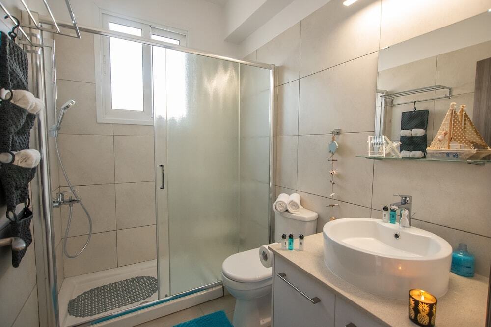 Айя-Напа: Sea front Villa Dagi - Gorgona Complex