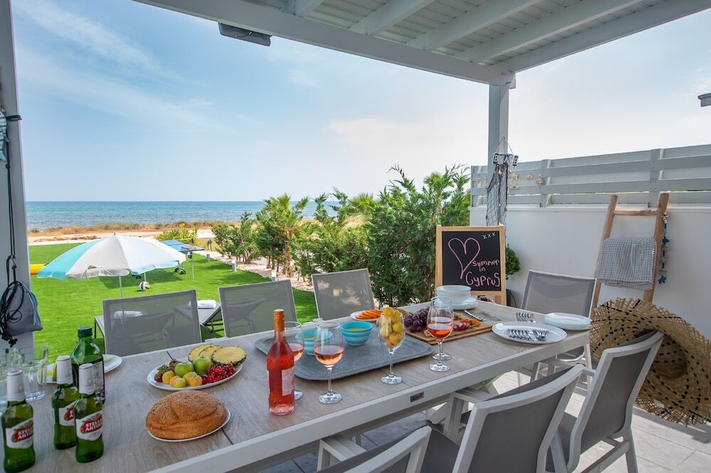 Айя-Напа: Sea front Villa Dagi - Gorgona Complex
