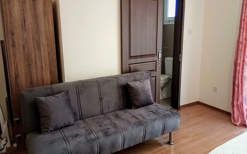 Авгору: Longbeach Studio Apartment