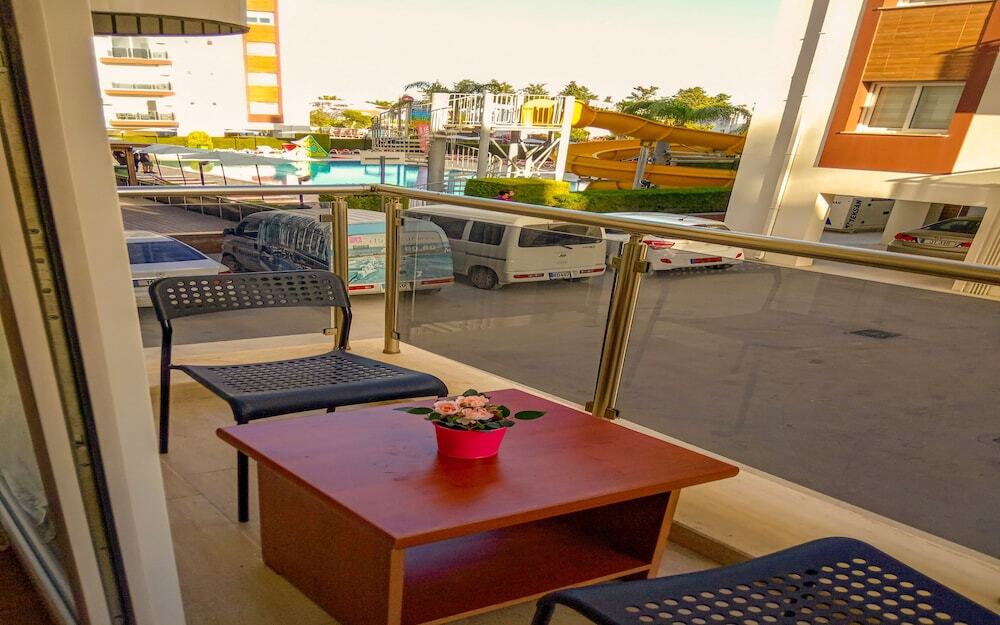 Авгору: Longbeach Studio Apartment
