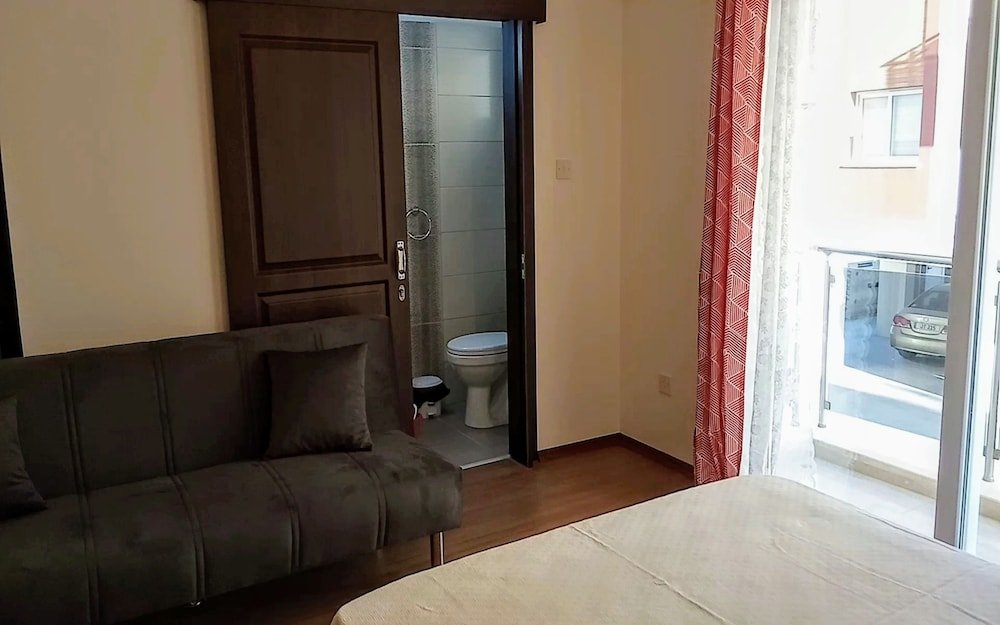 Авгору: Longbeach Studio Apartment