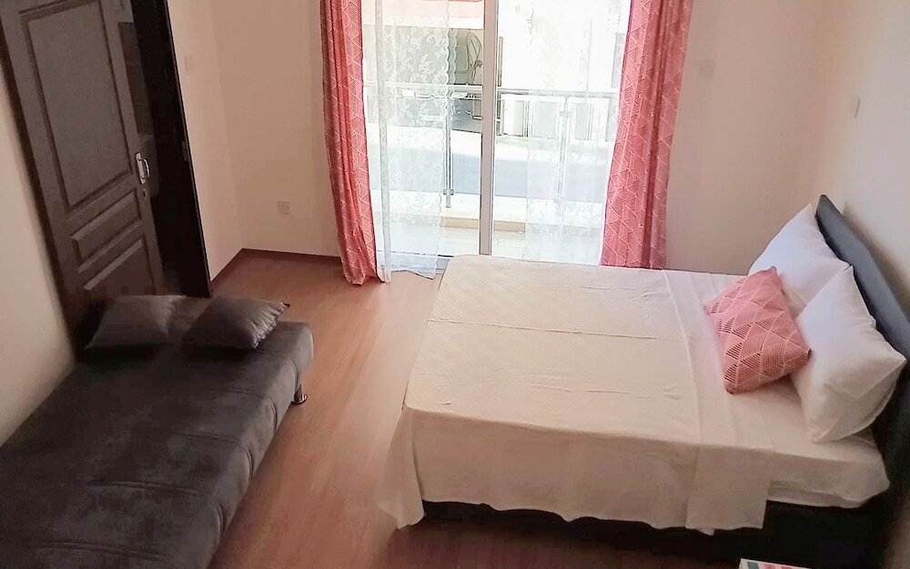 Авгору: Longbeach Studio Apartment