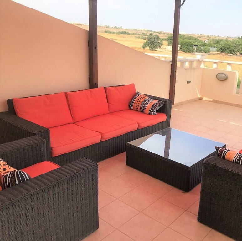 Паралимни: Seaview Apartment