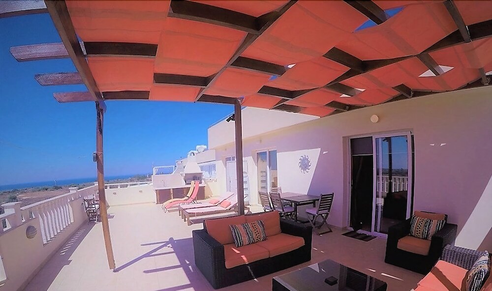 Паралимни: Seaview Apartment