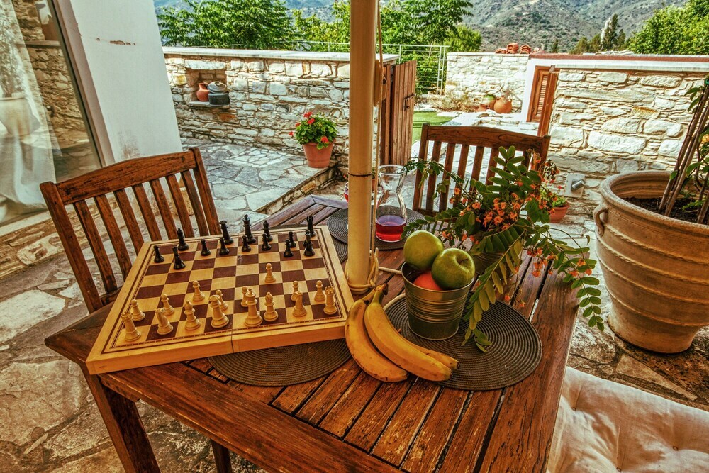 Скарину: Thyone Uno Bal Cottage