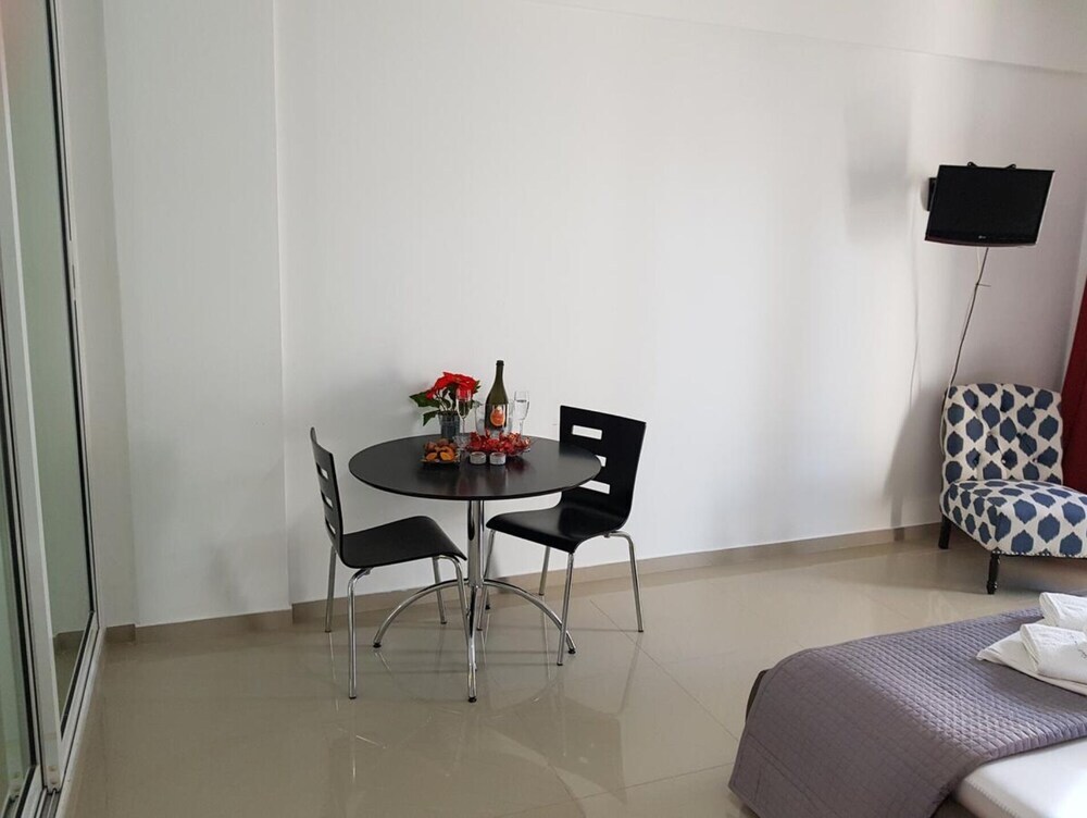 Пафос: Valentina Apartments