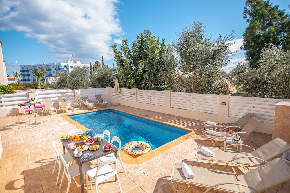 Протарас: Protaras Villa Capri