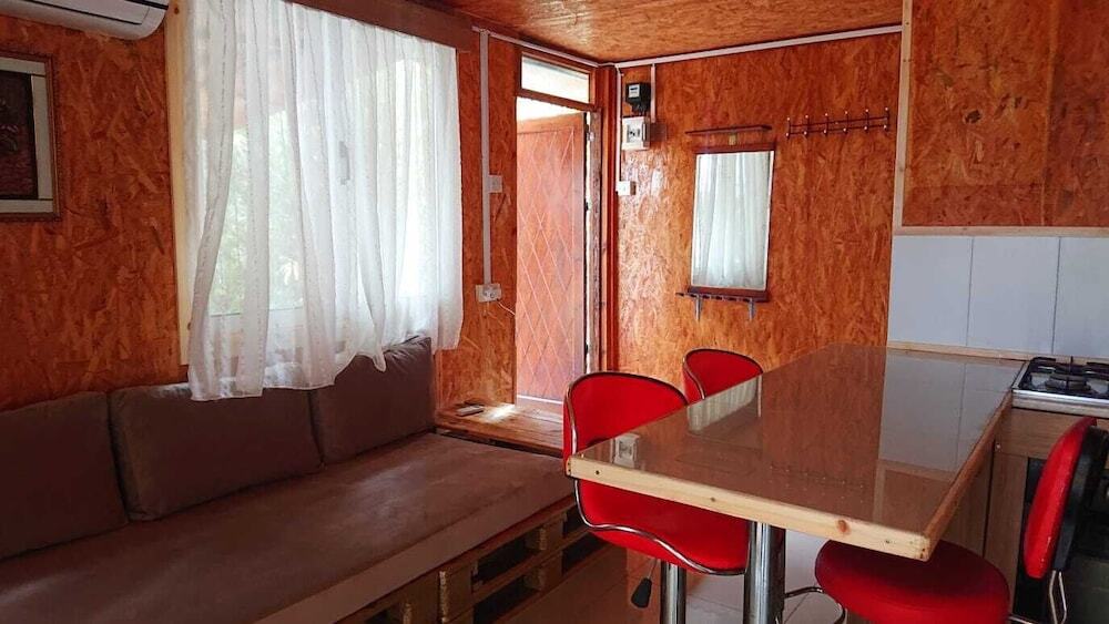 Алсанджак: Green Bungalow
