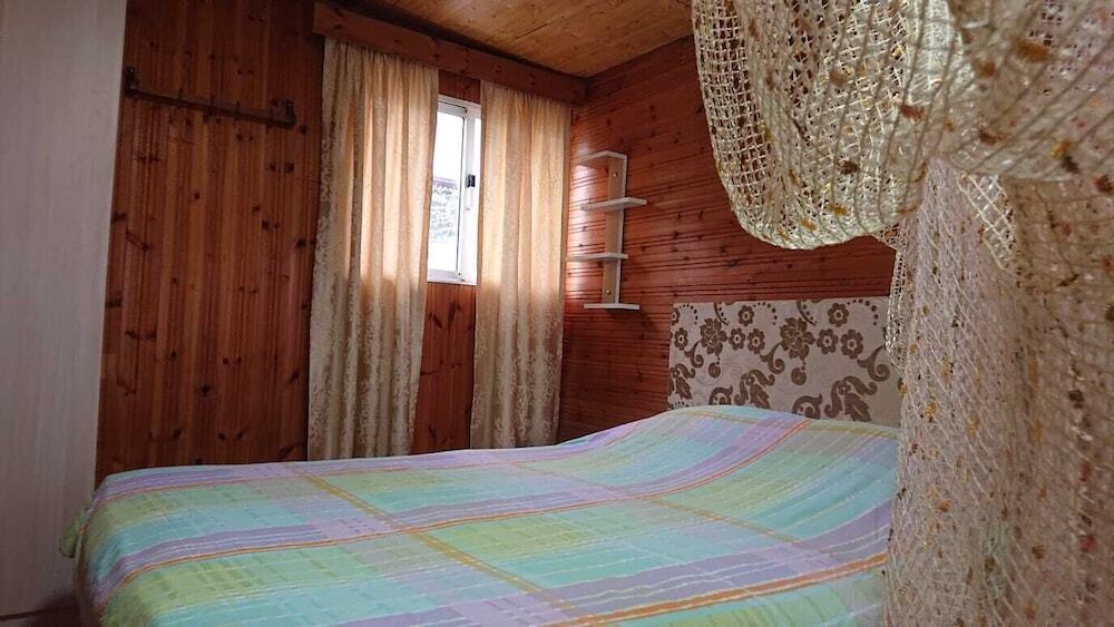 Алсанджак: Green Bungalow