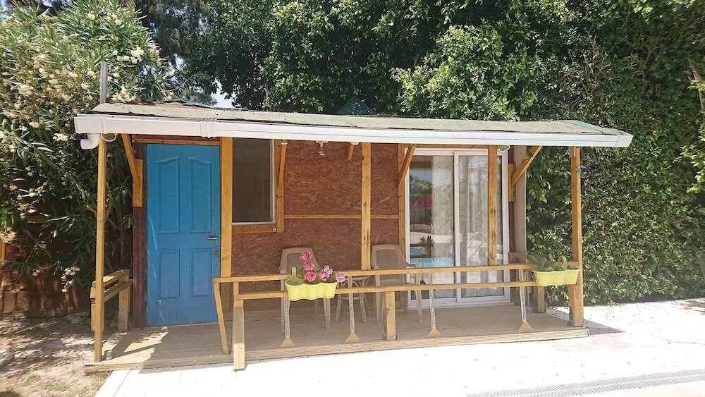 Алсанджак: Green Bungalow