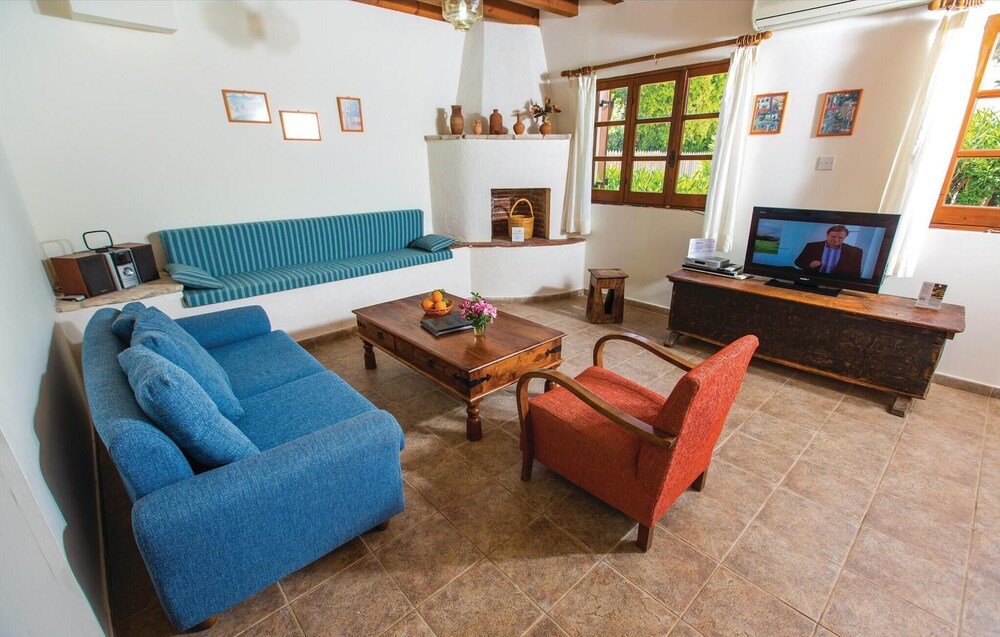Помос: Beautiful Home in Pomos With Wifi and 2 Bedrooms
