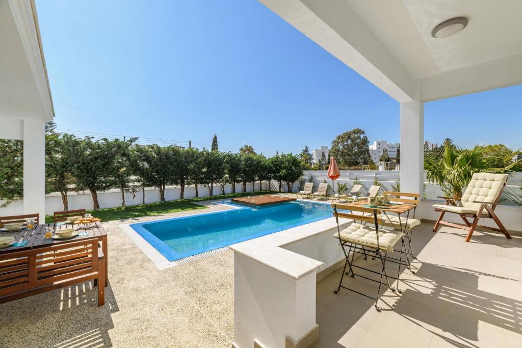 Айя-Напа: Napa Sunlight Villa
