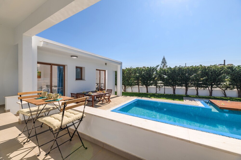 Айя-Напа: Napa Sunlight Villa