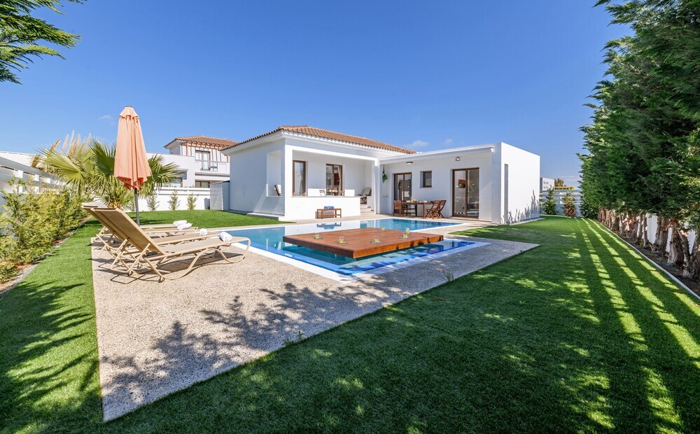 Айя-Напа: Napa Sunlight Villa