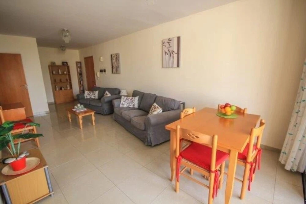 Ороклини: Beautiful 2-bed Apartment in Oroklini