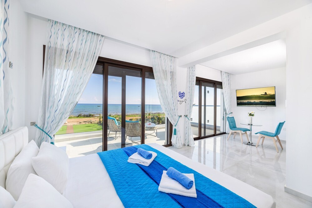 Айя-Напа: Serenity Seafront Villa