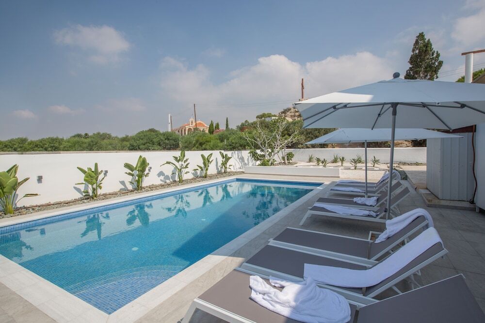 Айя-Напа: Villa Rosie, Modern 4bdr Ayia Napa Villa With Pool