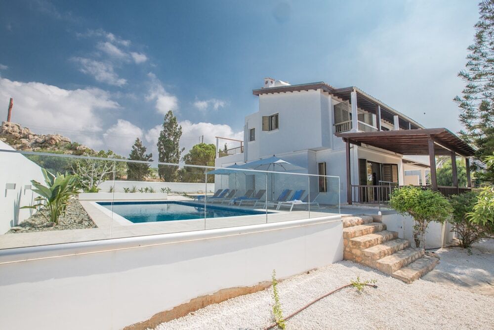 Айя-Напа: Villa Rosie, Modern 4bdr Ayia Napa Villa With Pool