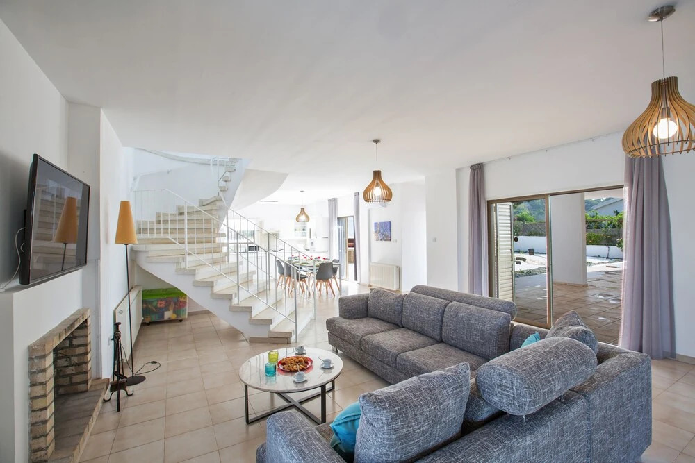 Айя-Напа: Villa Rosie, Modern 4bdr Ayia Napa Villa With Pool