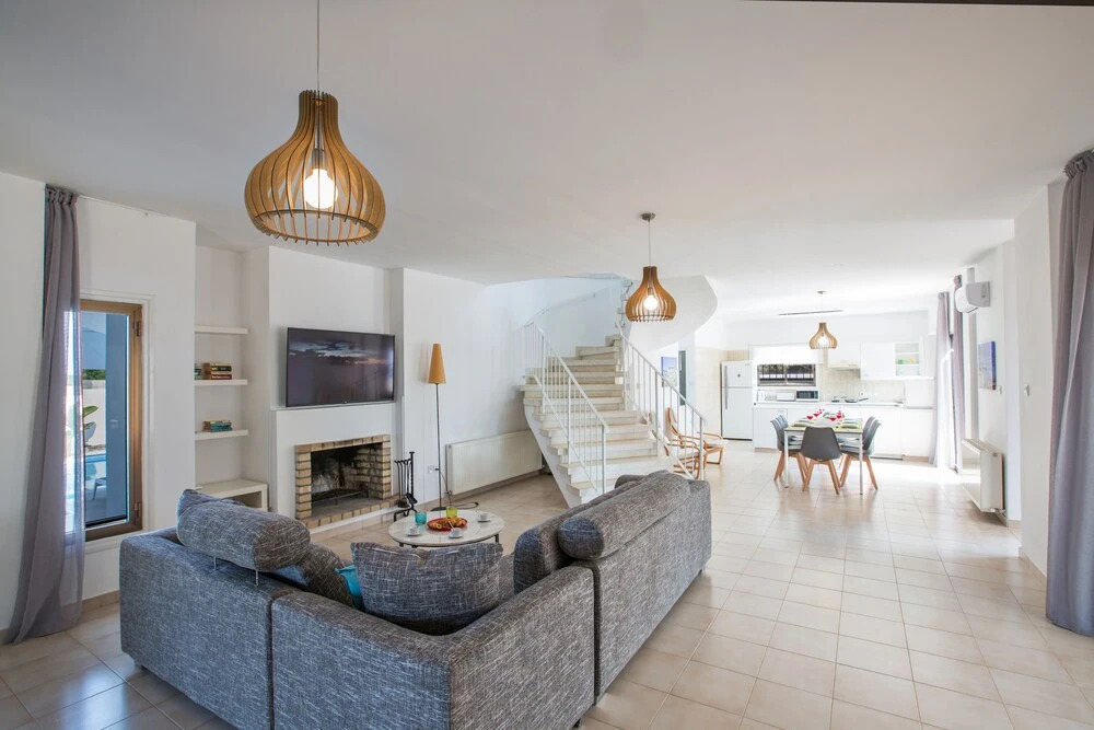 Айя-Напа: Villa Rosie, Modern 4bdr Ayia Napa Villa With Pool