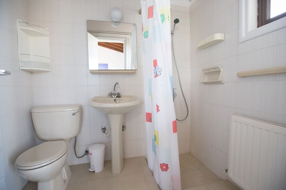 Айя-Напа: Villa Rosie, Modern 4bdr Ayia Napa Villa With Pool