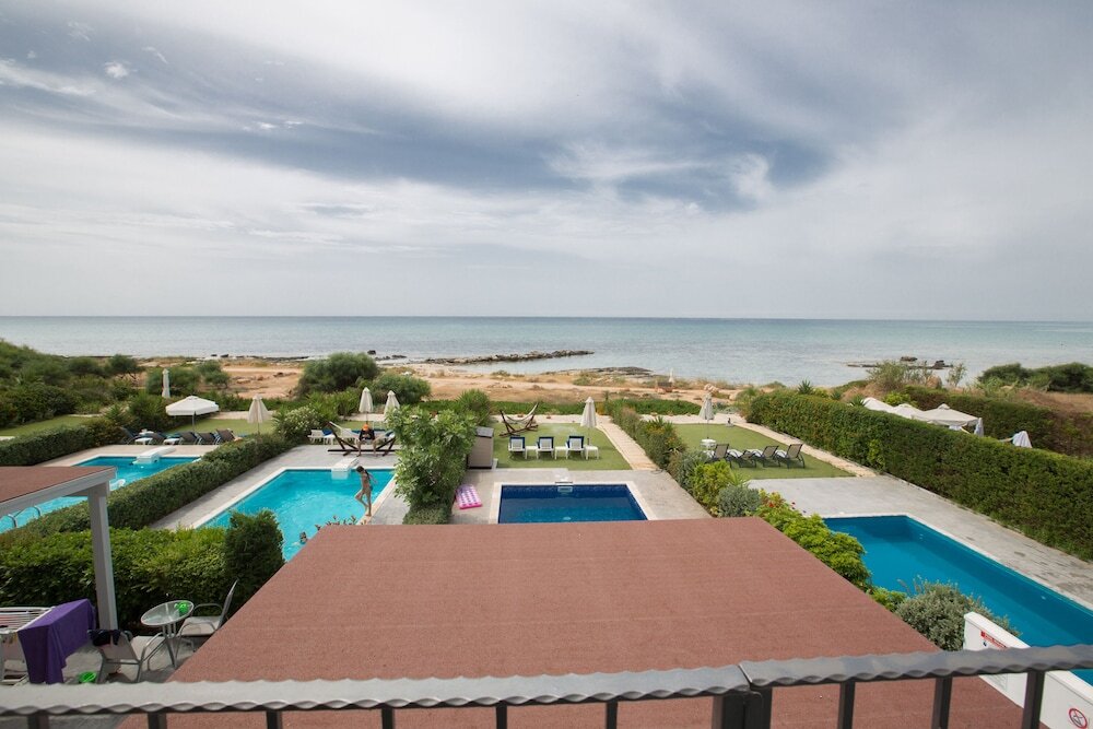Айя-Напа: Villa Suri, Luxury Seafront Villa