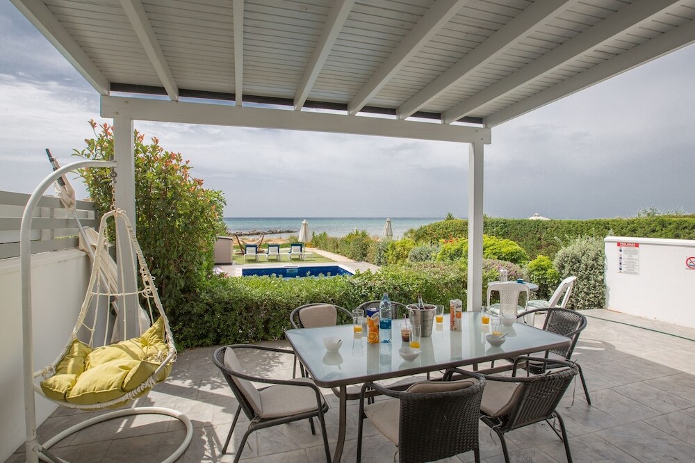 Айя-Напа: Villa Suri, Luxury Seafront Villa
