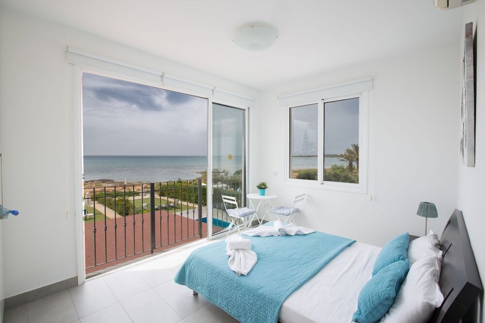 Айя-Напа: Villa Suri, Luxury Seafront Villa