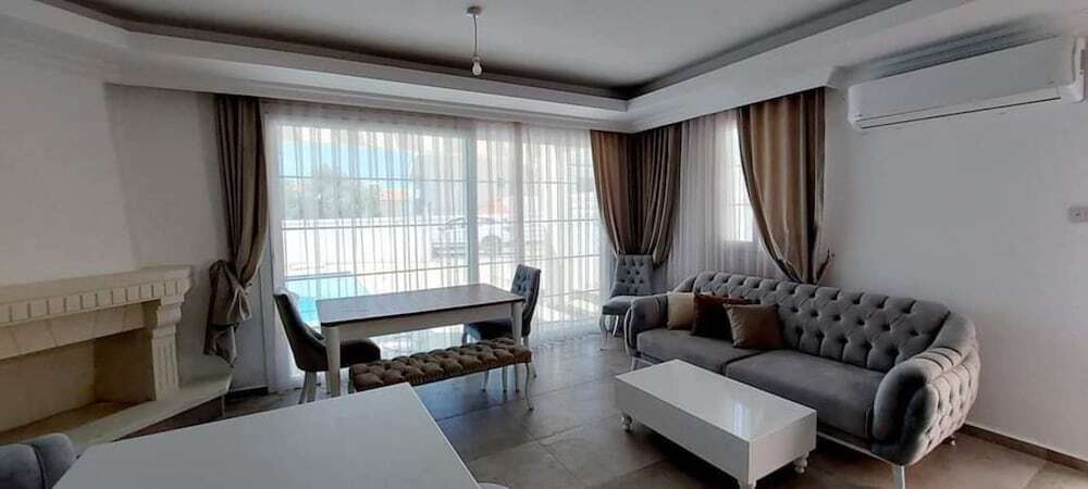 Алсанджак: Charming 3-bed Semi Detached Villa in Alsancak