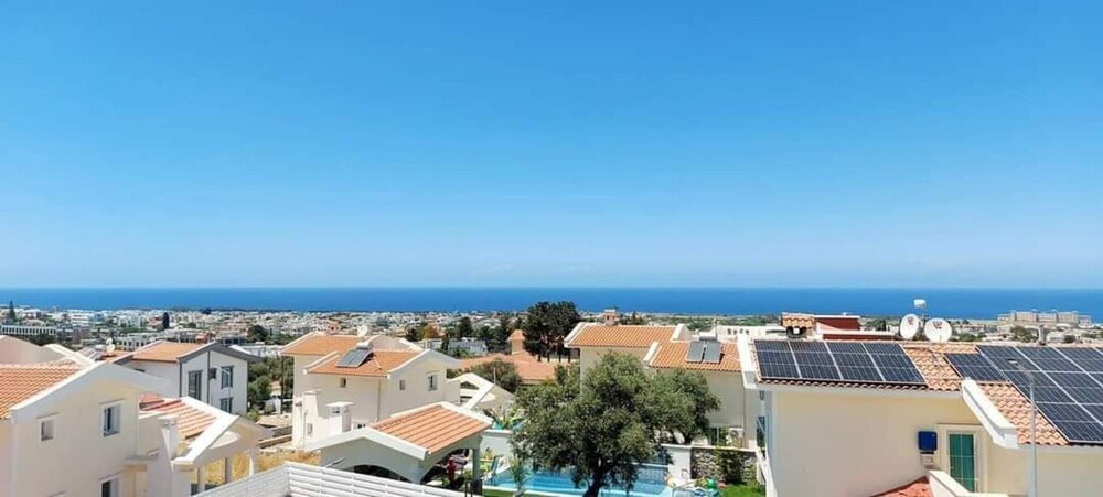Алсанджак: Charming 3-bed Semi Detached Villa in Alsancak