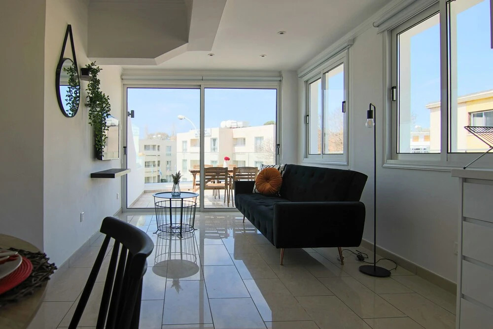 Пафос: Phaedrus Living: Seaside Modern Flat Lighthouse 63