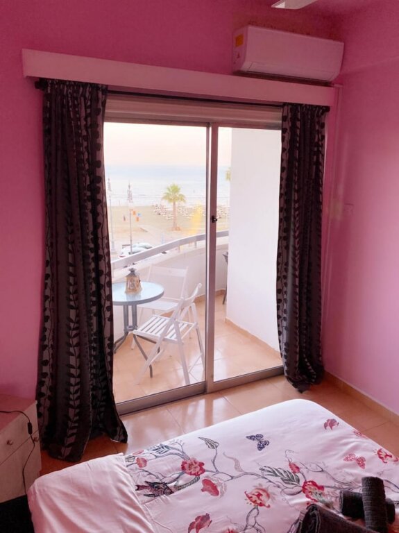 Beach Front Apartment — фото 3