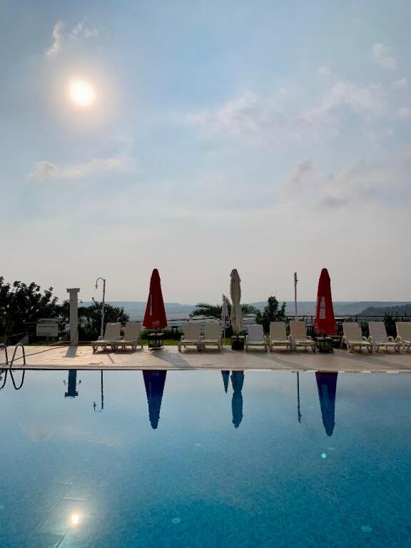 Мехметчик: Celebi Garden Hotel	