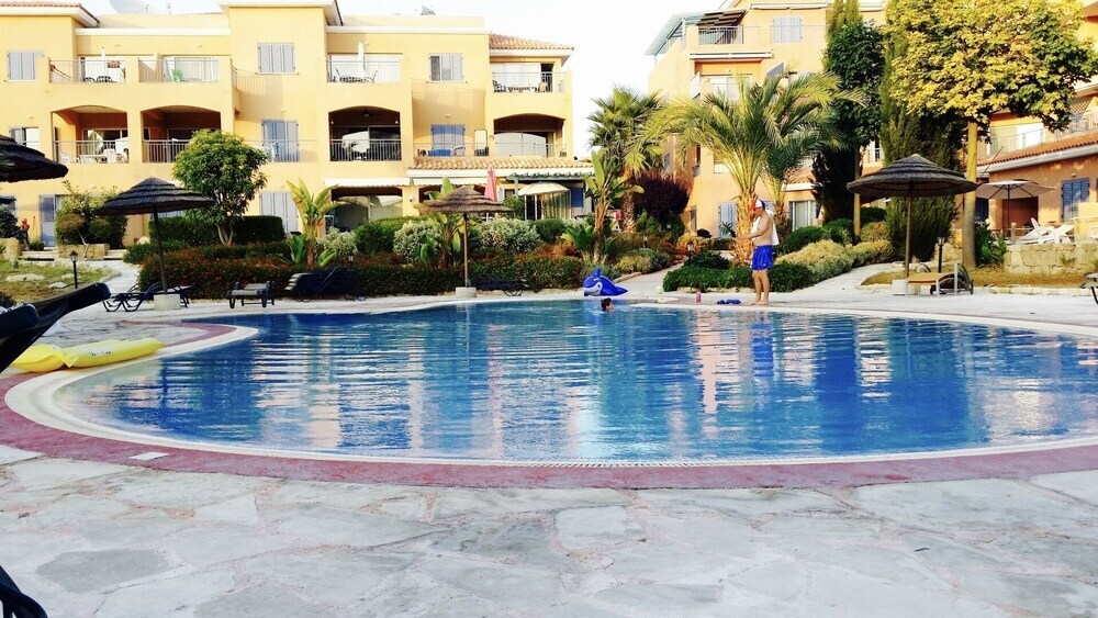 Пафос: Remarkable 1-bed Apartment Limnaria Gardens Paphos