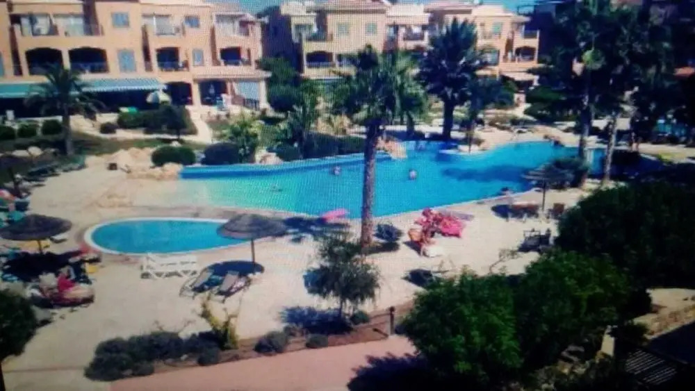 Пафос: Excellent hot Beach Spot 1-bed Apartment in Paphos