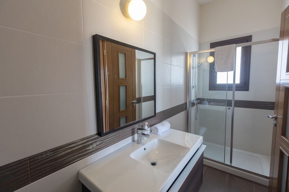 Протарас: Protaras Holiday Villa Pa7 Private 7 Bedroom Villa