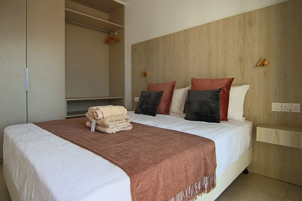 Пафос: Phaedrus Living Seaview Limnaria 154