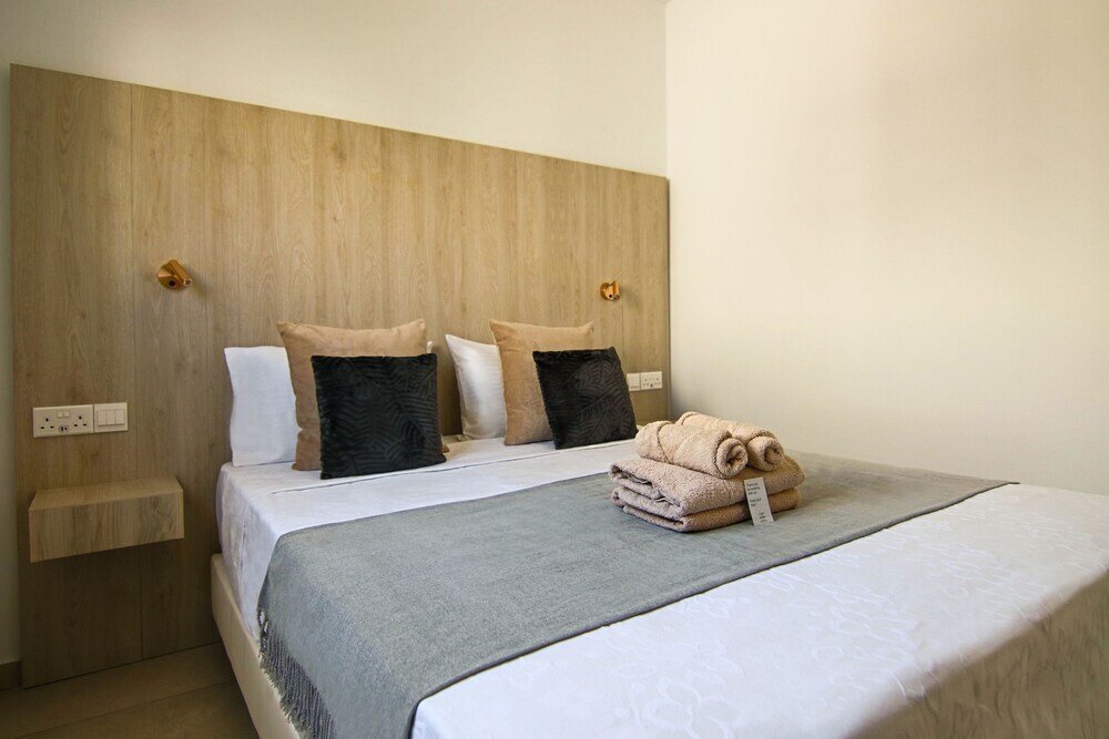 Пафос: Phaedrus Living Seaview Limnaria 154