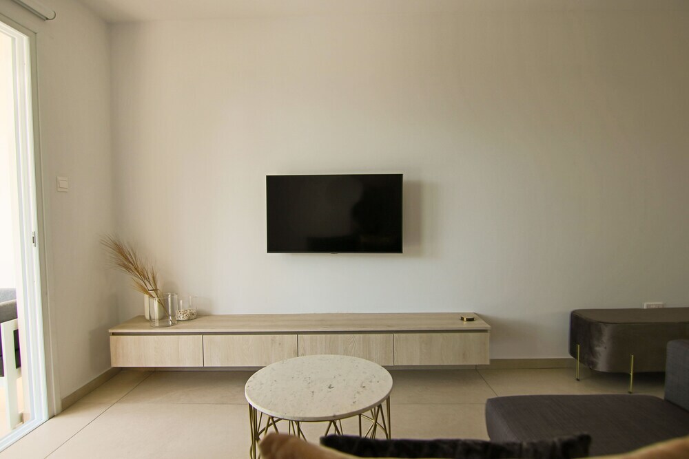 Пафос: Phaedrus Living Seaview Limnaria 154